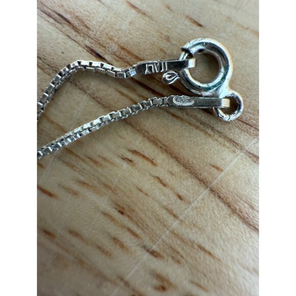 Elegant Silver Heart Necklace - Picture 8 of 9